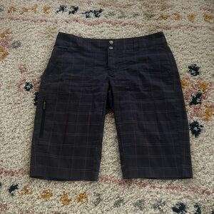 Columbia navy plaid shorts 8
